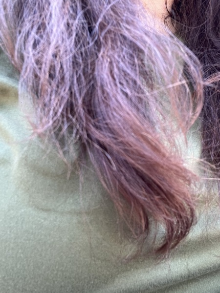 Hair dye that stays on greys
