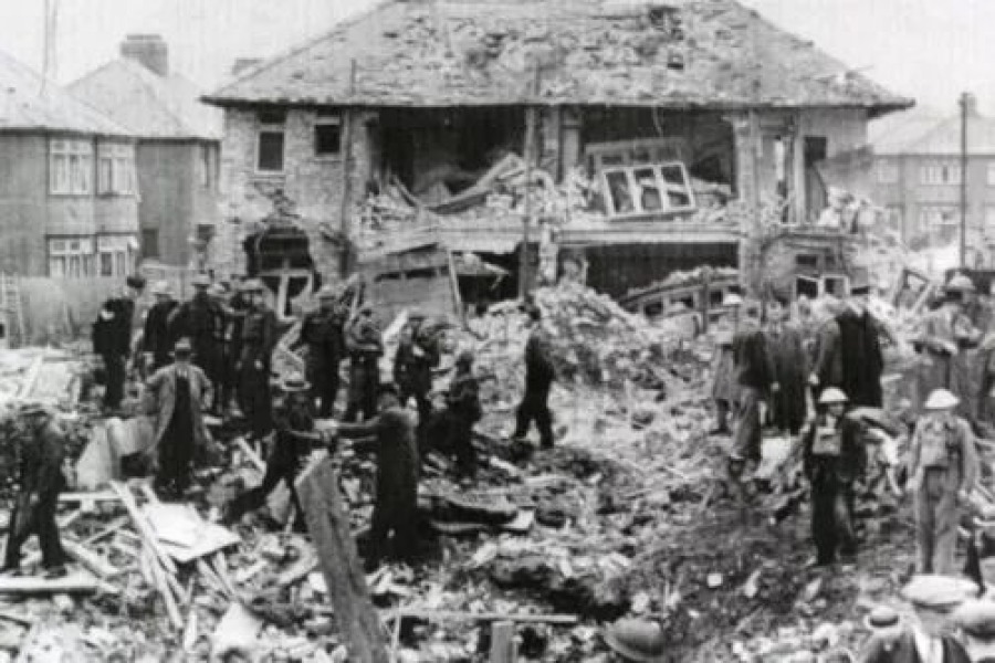 Thread 17 - TalkLair: "Okay, first of all, what's with the outfit? Live in the now, okay? You look like DeBarge."