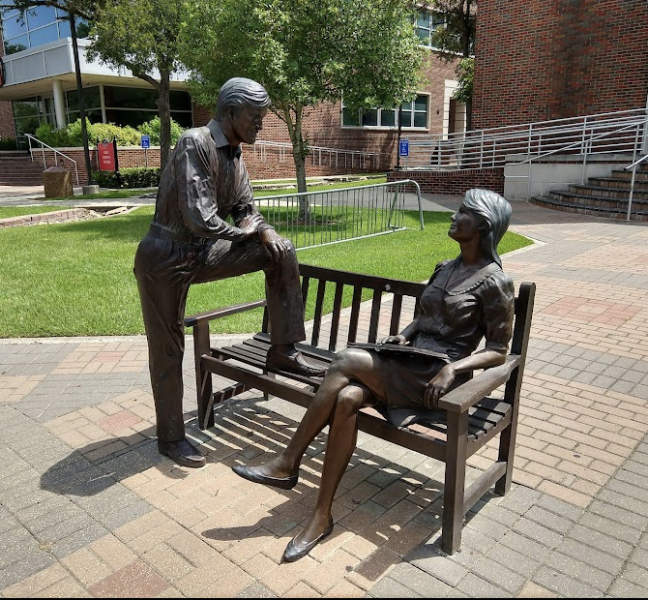 Award for fencer who refused to compete against transwoman