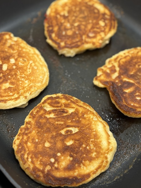 Come and tell us your dull and unexciting news 33: Calmly through the day