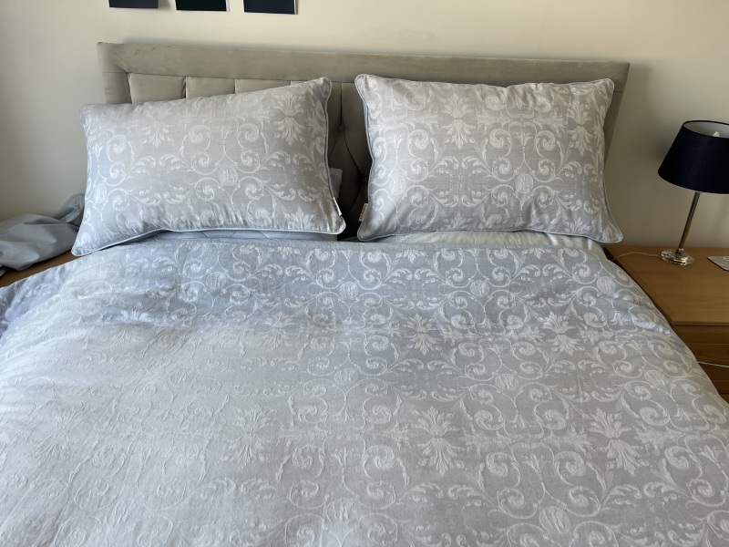 Discontinued Dorma bedding