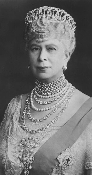 Royal Style: a day starts well if it starts with Mary of Teck.