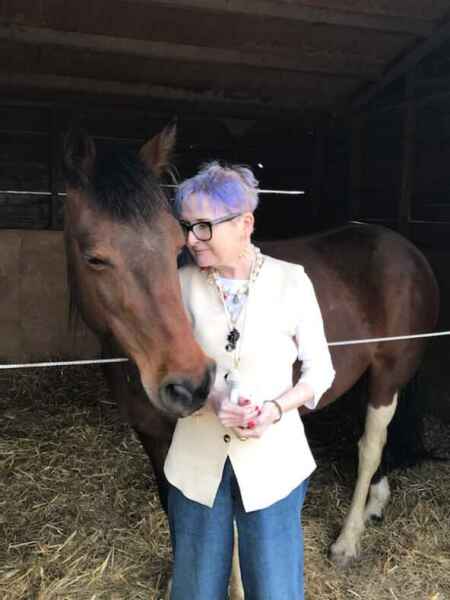 Thread 17 - TalkLair: "Okay, first of all, what's with the outfit? Live in the now, okay? You look like DeBarge."