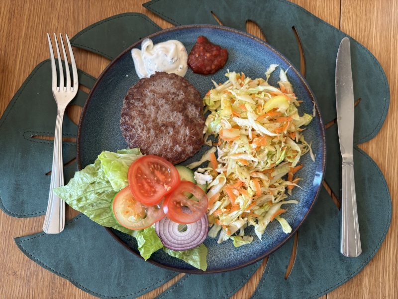What we ate today in a calorie deficit - whole food  edition (and how do we feel?)