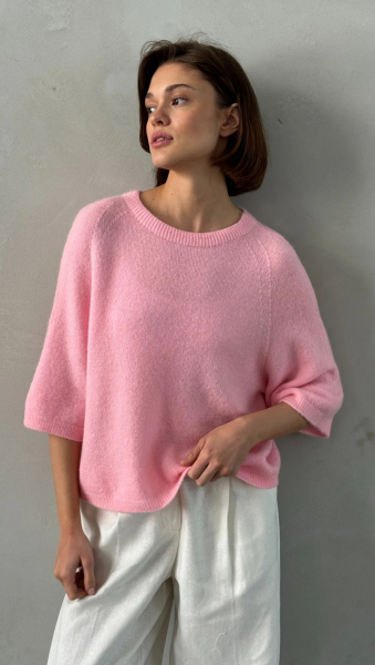 Please help me find this orange jumper!