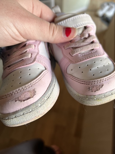 Toddlers brand new nikes scuffed