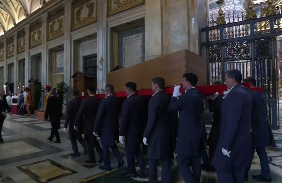 Prince William not in black at Pope's funeral