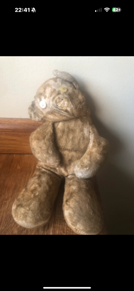 How old would you say this teddy bear was? Any antique experts about?