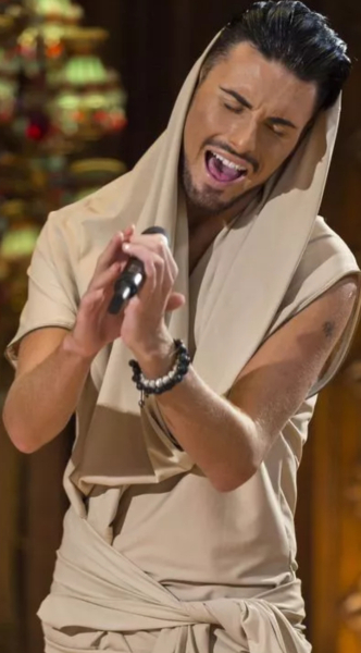 MAFS AUS THREAD 7- This Dahtaar Centre has drunk bogans  boganing in their boganic ways. The Warrior's testosterone is on the lock down for fear of Crazy Eyes stealing it away. Elliot is a grower and a shower in the wild.