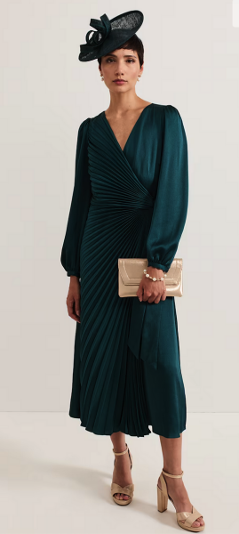 Dark Academia 3 - de vestibus agamus - the conversation continues