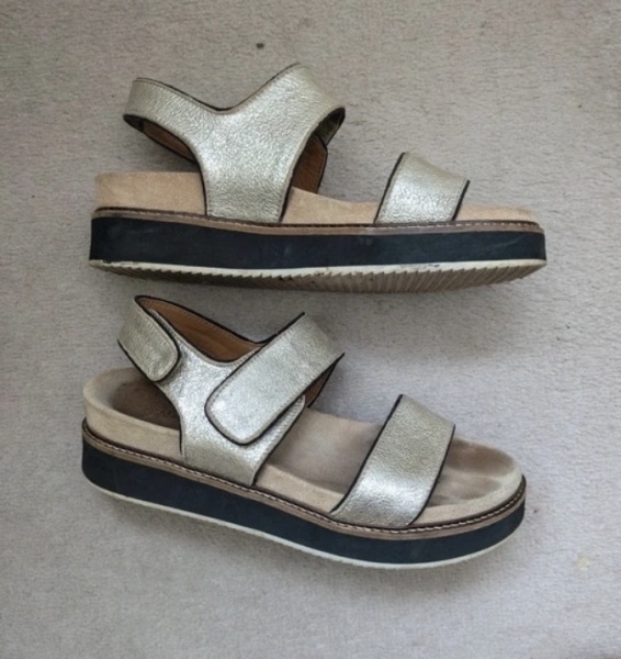 Comfortable but stylish sandal…. Do they exist?