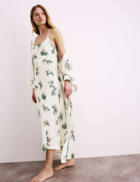 Is this unflattering for a bridesmaid?