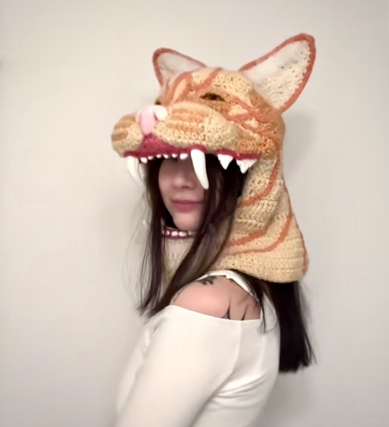 The Bluestocking Arms Women's Pub, where women make friends with Beetles, Androids, Cakes, Dragons, Hedgehogs and other women, where wit and wisdom flourish