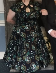 To ask if anyone wore an 'alternative' wedding dress/outfit?