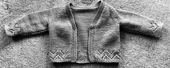 Does anyone recognise this cardigan knitting pattern?