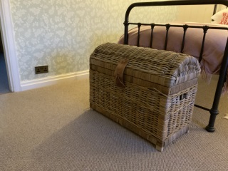 Experts of Mumsnet, your sourcing skills are required.