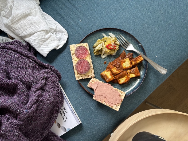 What we ate today in a calorie deficit - whole food  edition (and how do we feel?)