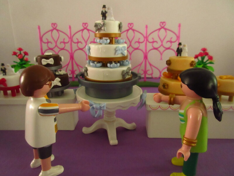 It's spring time for the Playmobil people in our house...