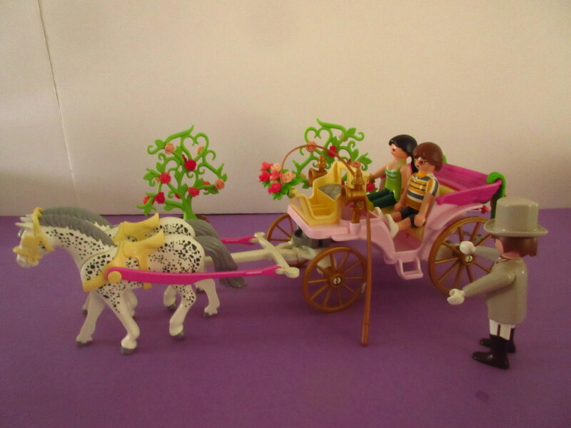It's spring time for the Playmobil people in our house...