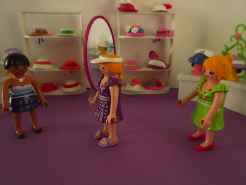 It's spring time for the Playmobil people in our house...