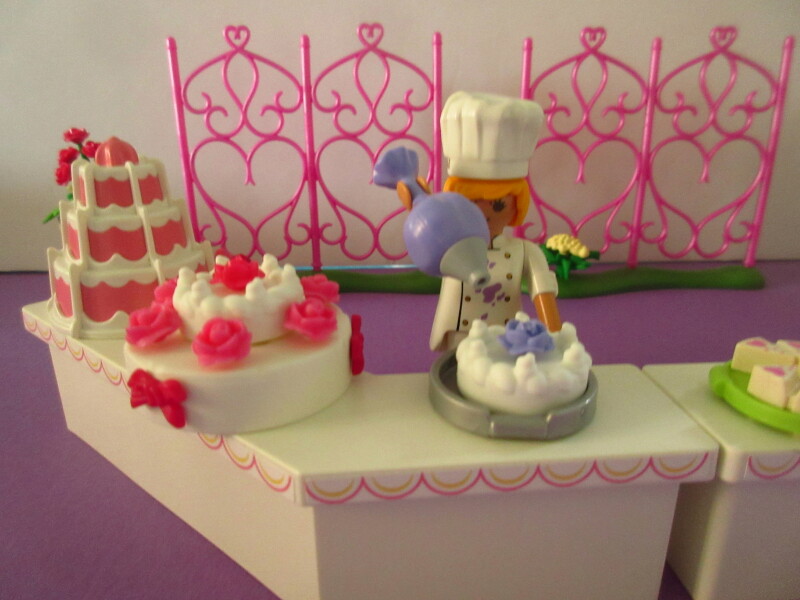 It's spring time for the Playmobil people in our house...