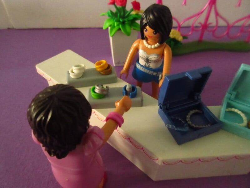 It's spring time for the Playmobil people in our house...