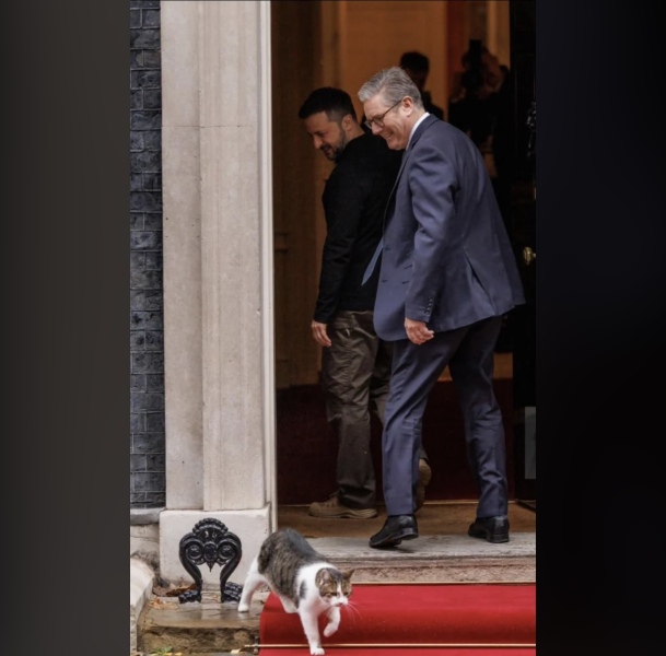 Come and tell us your dull and unexciting news 33: Calmly through the day