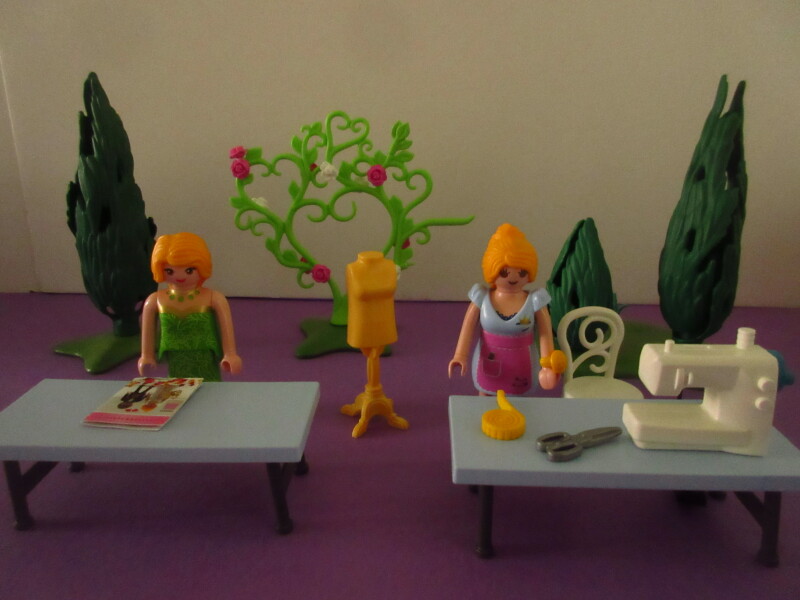 It's spring time for the Playmobil people in our house...