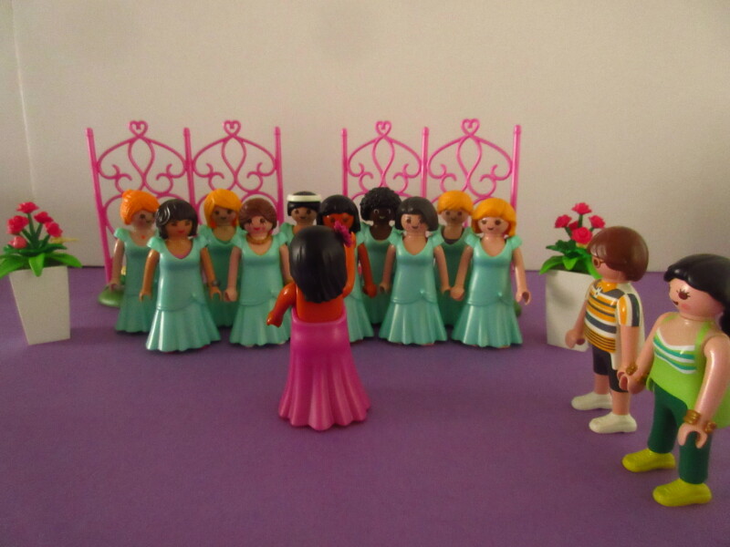 It's spring time for the Playmobil people in our house...