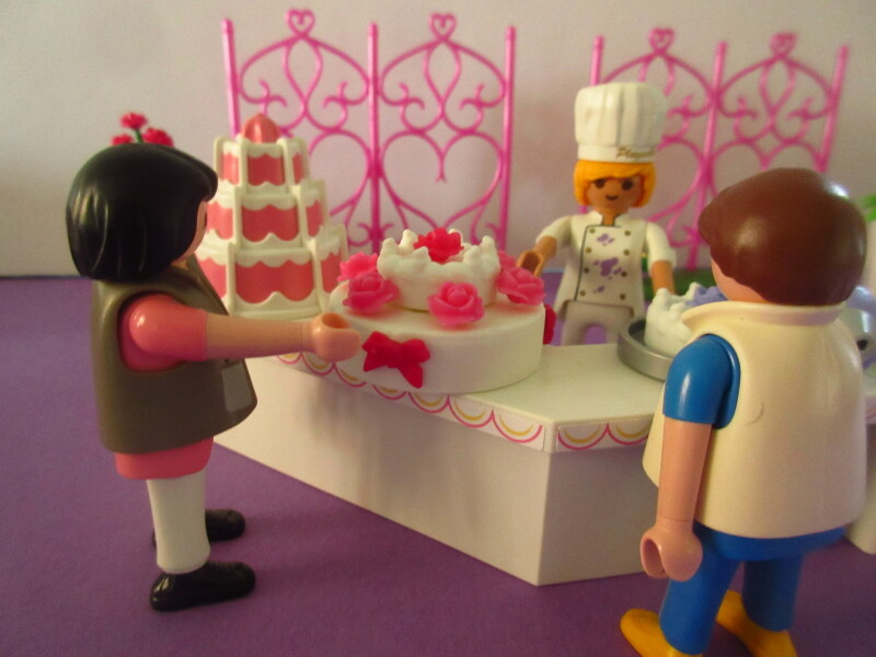 It's spring time for the Playmobil people in our house...