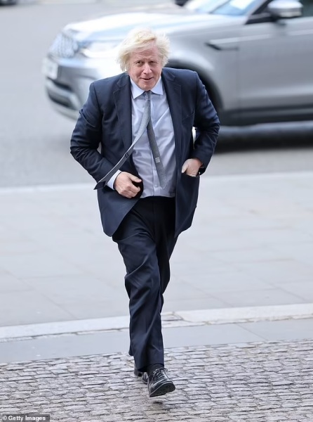 Royal Style: a day starts well if it starts with Mary of Teck.