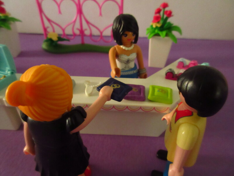 It's spring time for the Playmobil people in our house...