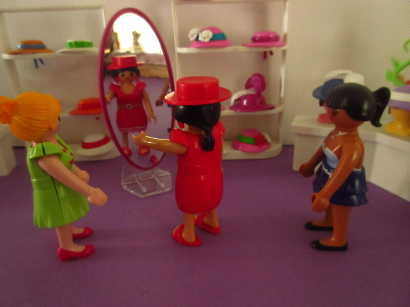 It's spring time for the Playmobil people in our house...