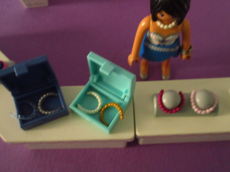 It's spring time for the Playmobil people in our house...