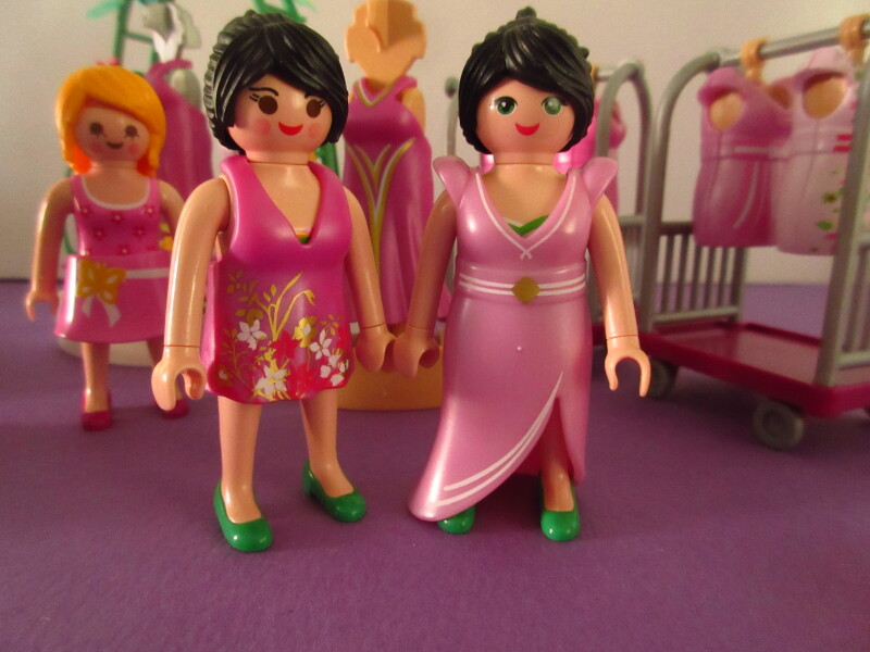 It's spring time for the Playmobil people in our house...