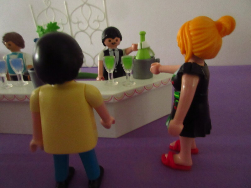 It's spring time for the Playmobil people in our house...