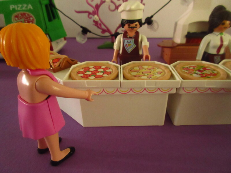 It's spring time for the Playmobil people in our house...