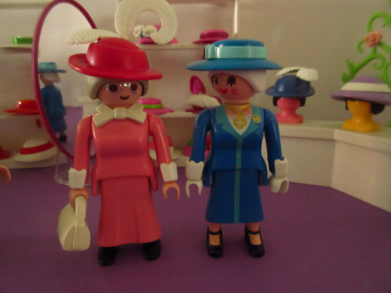 It's spring time for the Playmobil people in our house...
