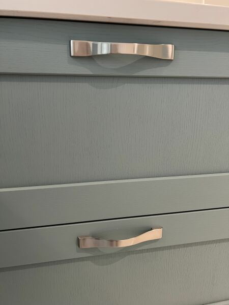 Howdens kitchen in Pebble Grey