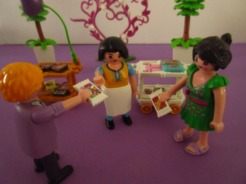 It's spring time for the Playmobil people in our house...