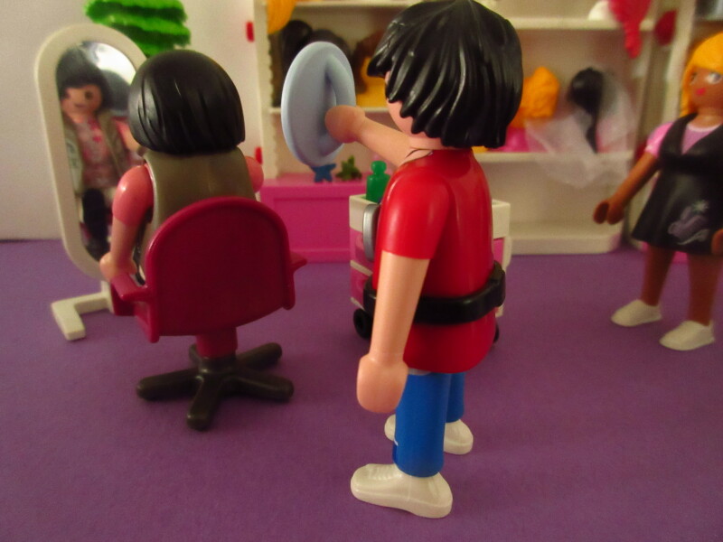 It's spring time for the Playmobil people in our house...