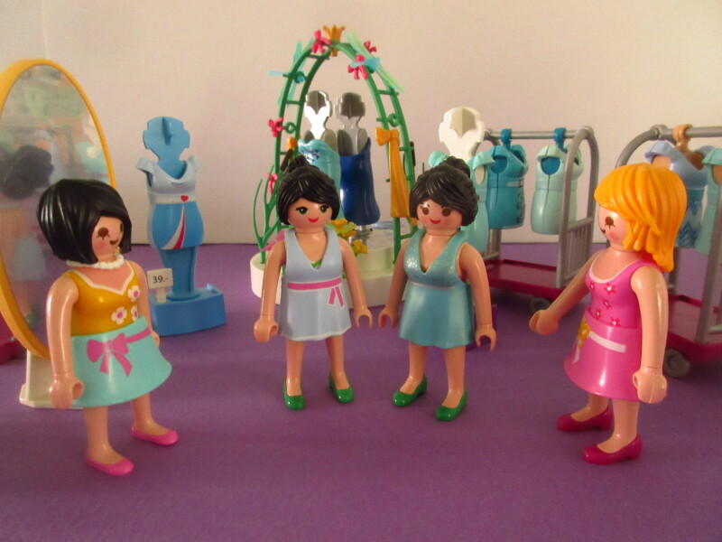 It's spring time for the Playmobil people in our house...