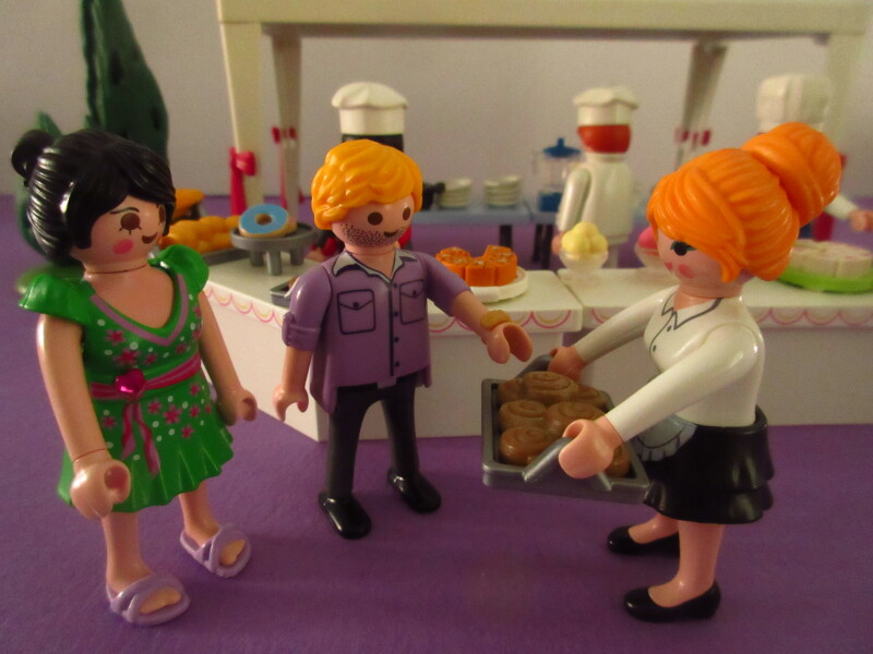 It's spring time for the Playmobil people in our house...