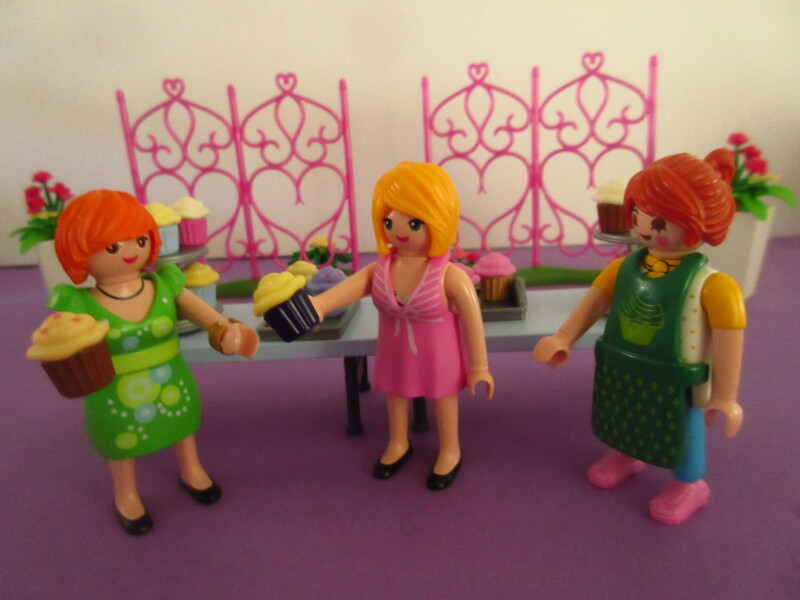 It's spring time for the Playmobil people in our house...