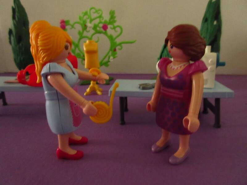 It's spring time for the Playmobil people in our house...