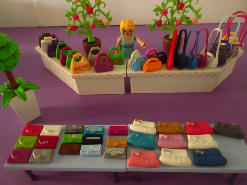 It's spring time for the Playmobil people in our house...