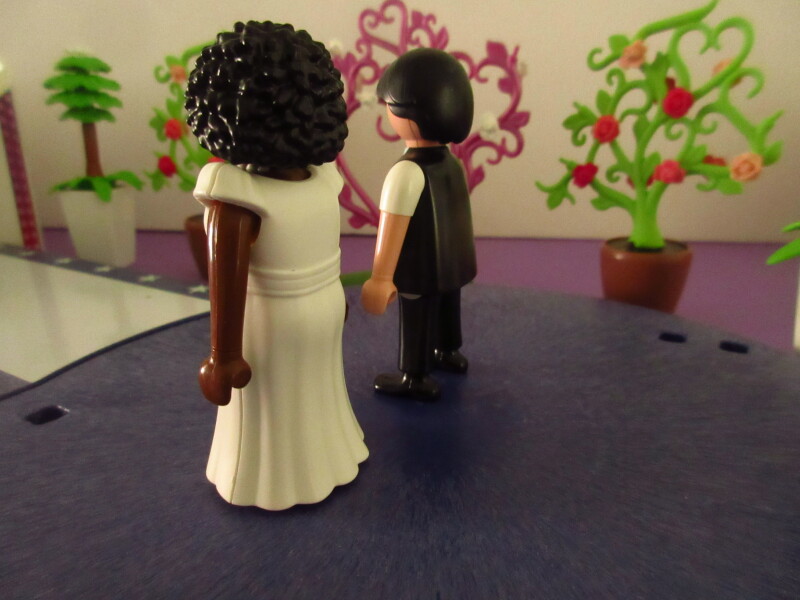 It's spring time for the Playmobil people in our house...