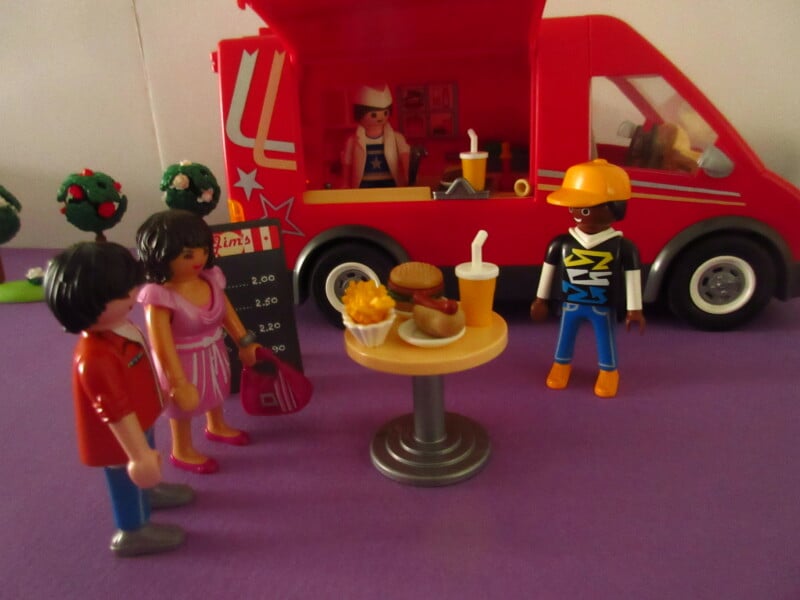 It's spring time for the Playmobil people in our house...