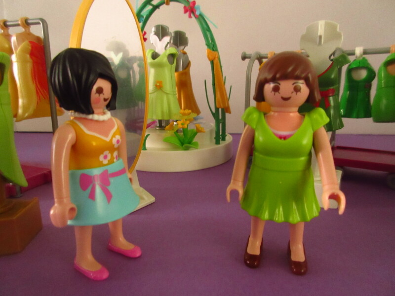 It's spring time for the Playmobil people in our house...