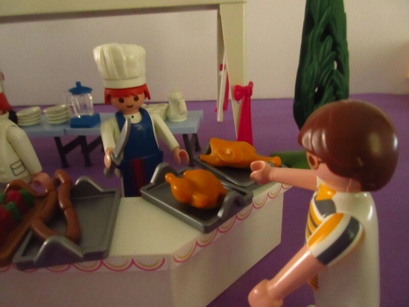 It's spring time for the Playmobil people in our house...